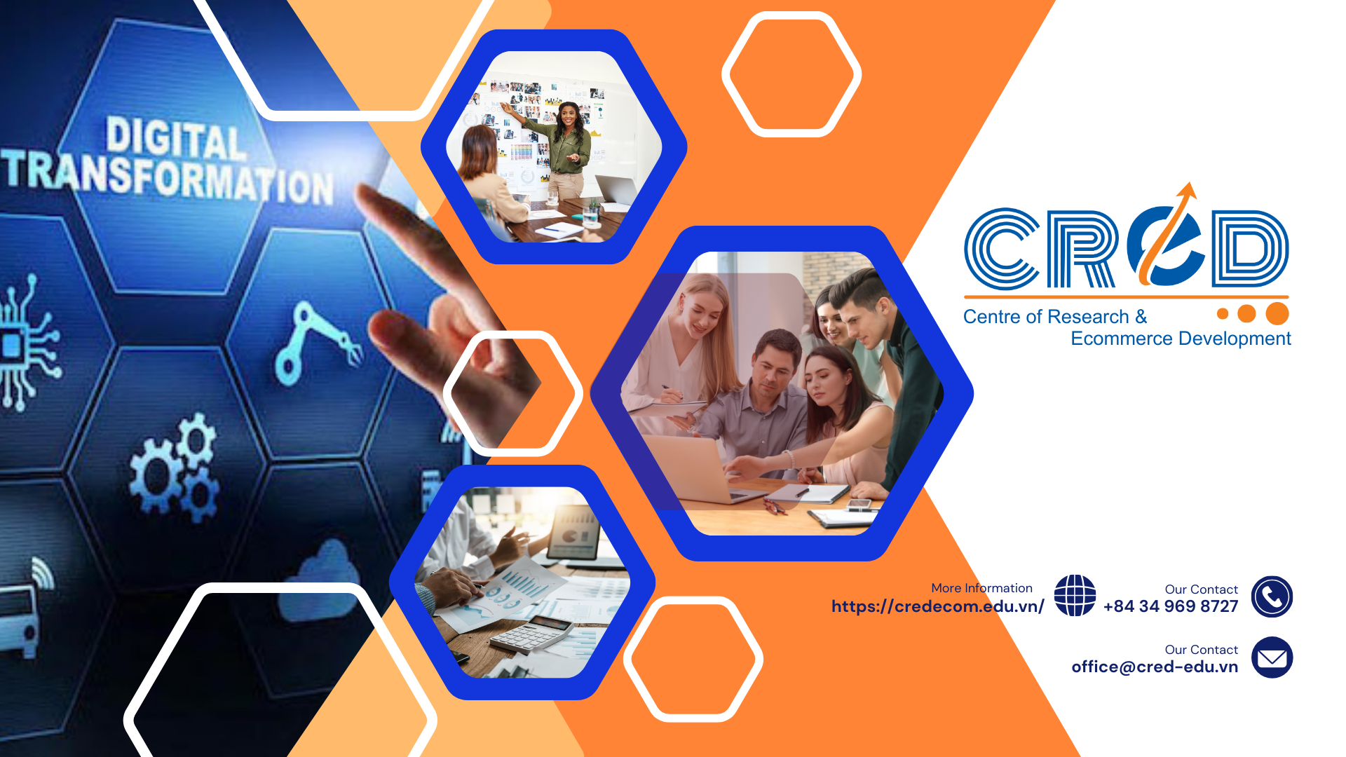 Nhóm bạn trẻ chuyên nghiệp đang làm việc