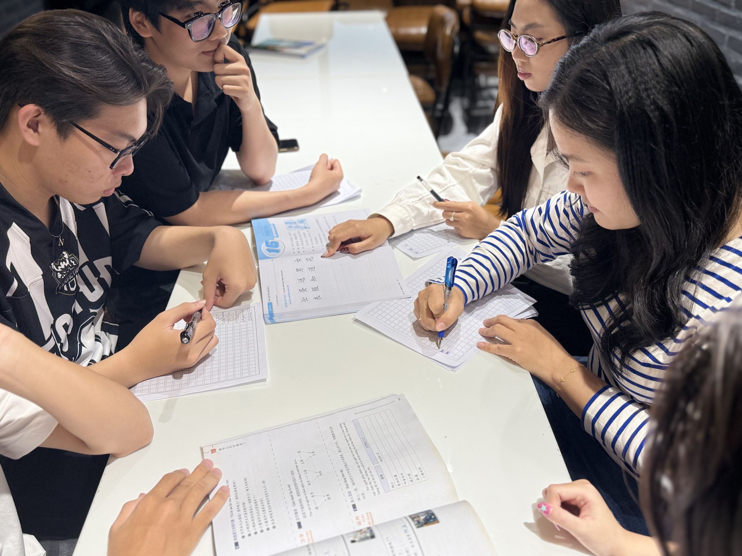 Lớp học Polylingual