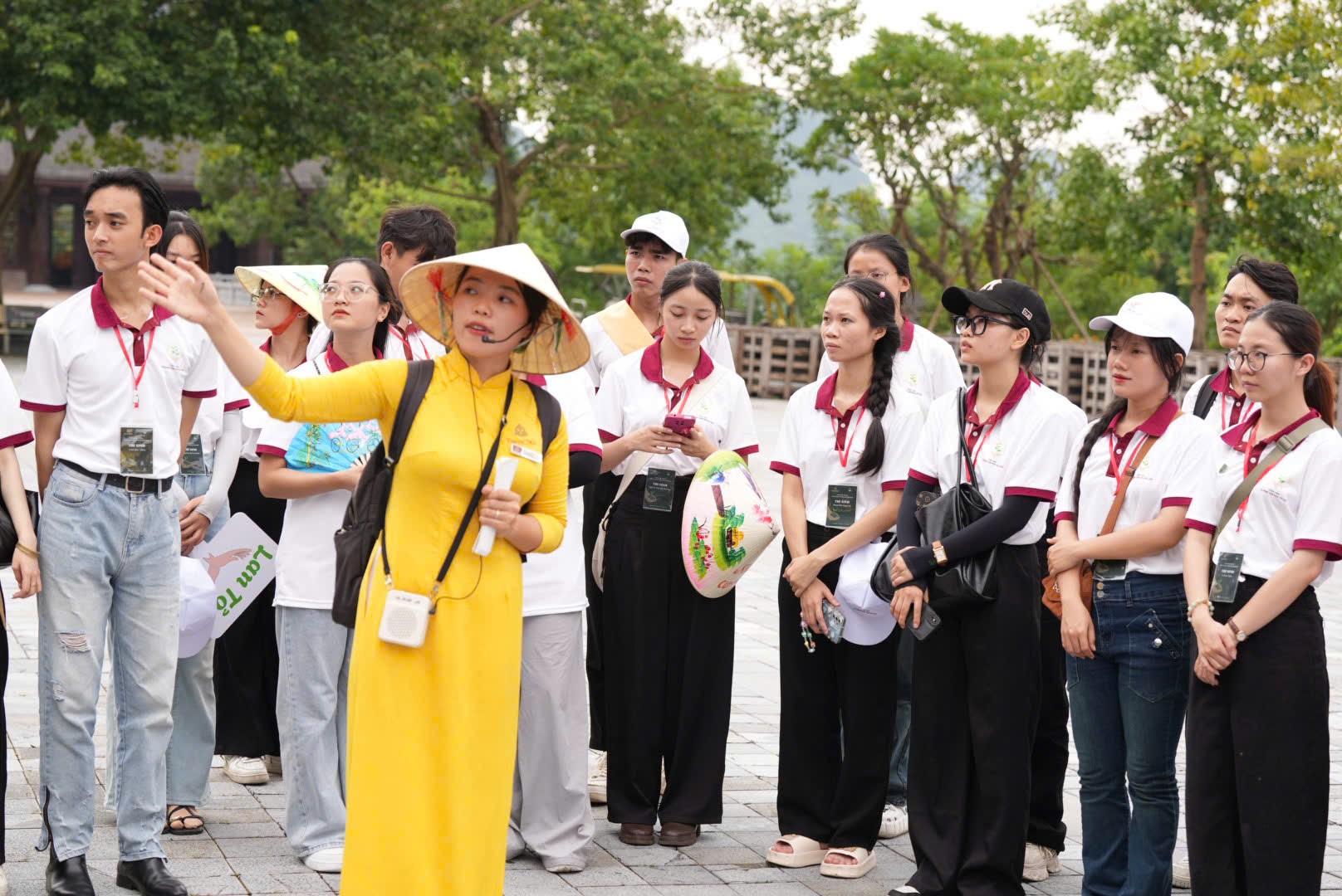 VAI TRÒ CỦA KỸ NĂNG MỀM ĐỐI VỚI SINH VIÊN NGÀNH DU LỊCH