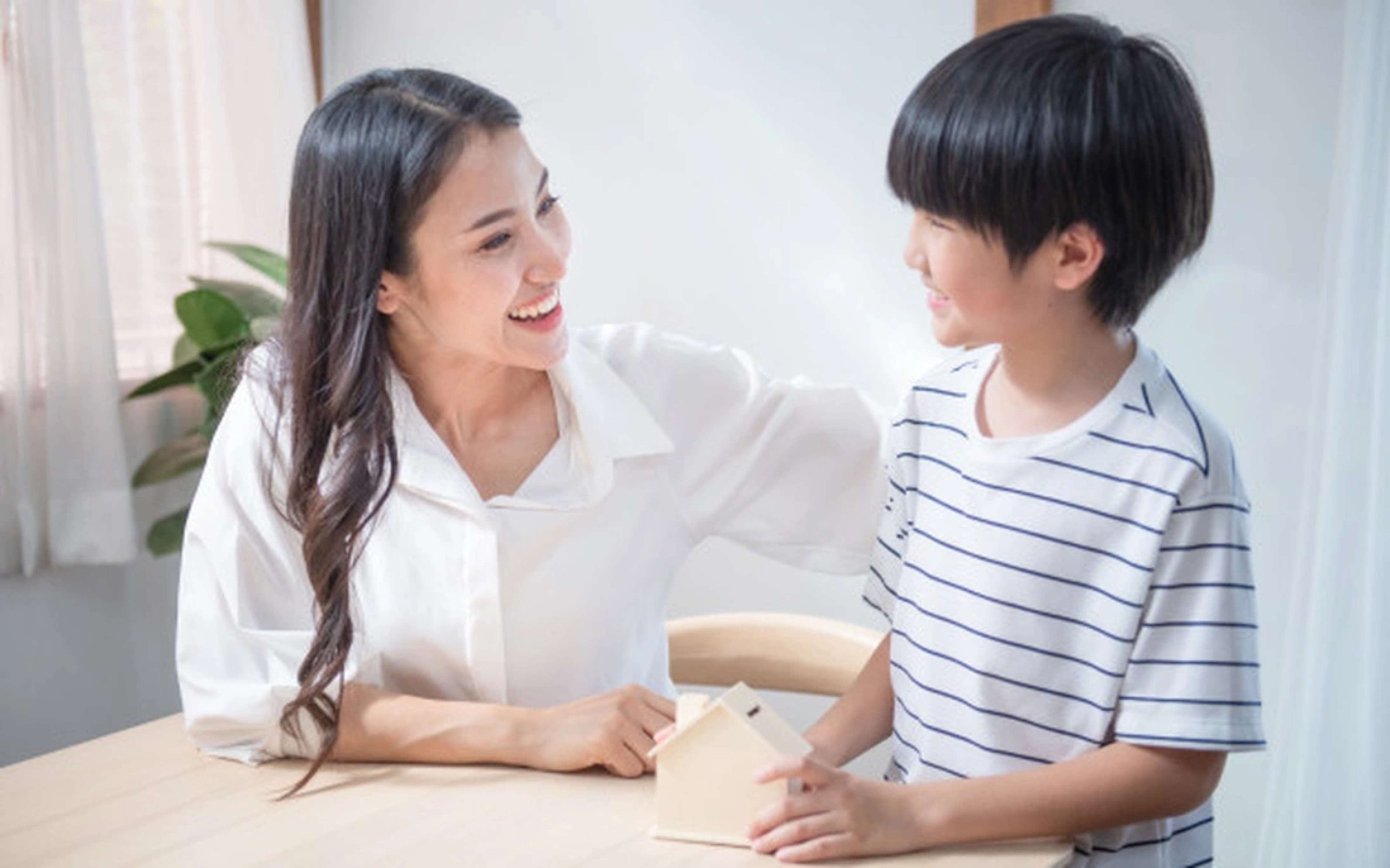 con tự tin trước đám đông