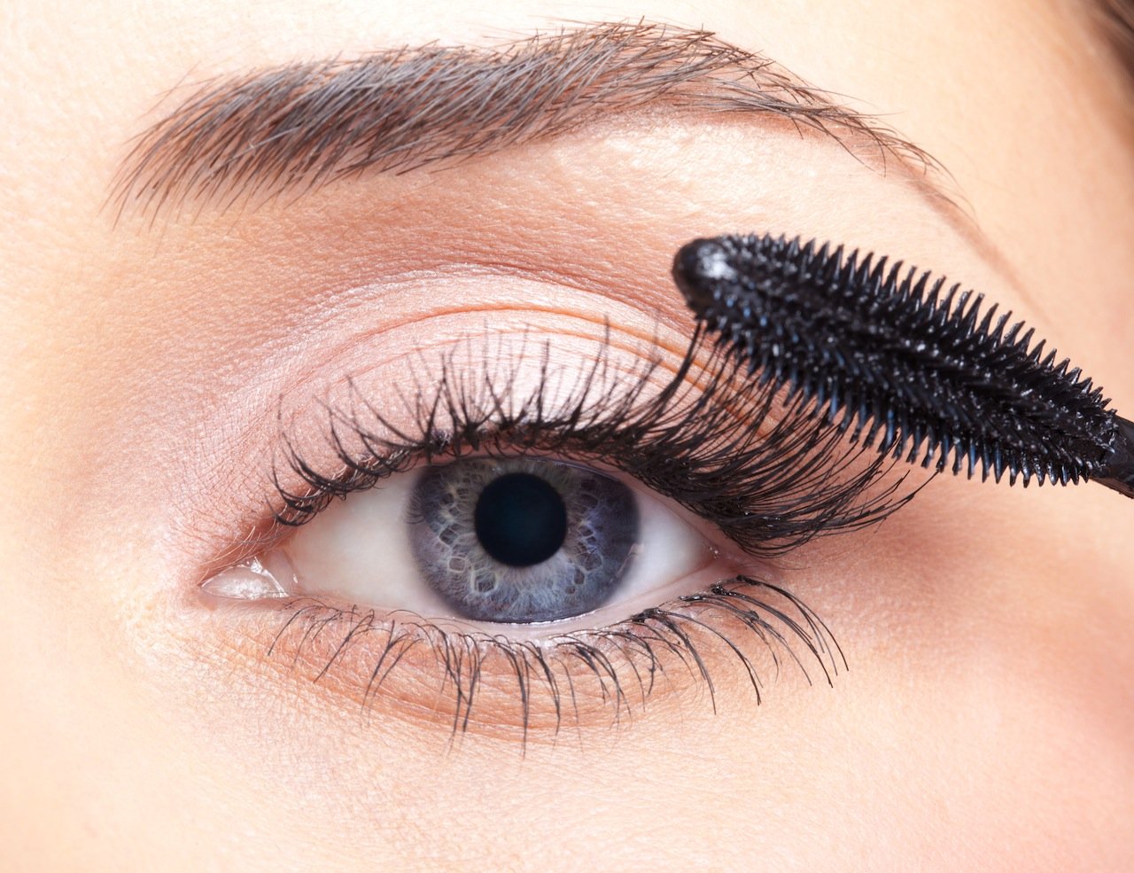 Cách chuốt mascara không vón cục – kỹ thuật đúng chuẩn