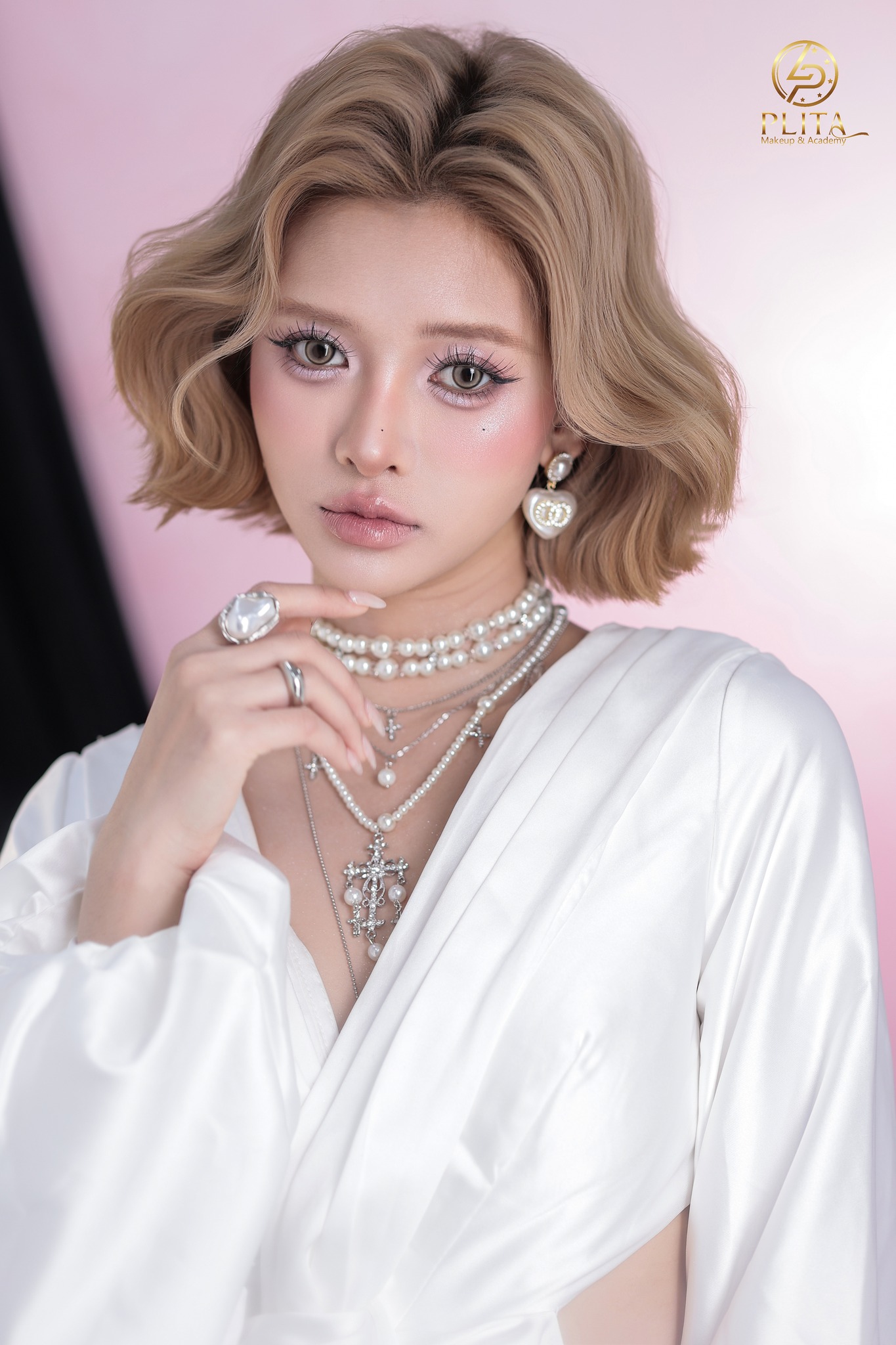 Vì Sao Makeup Ngoài Đời Đẹp Nhưng Lên Hình Xấu?