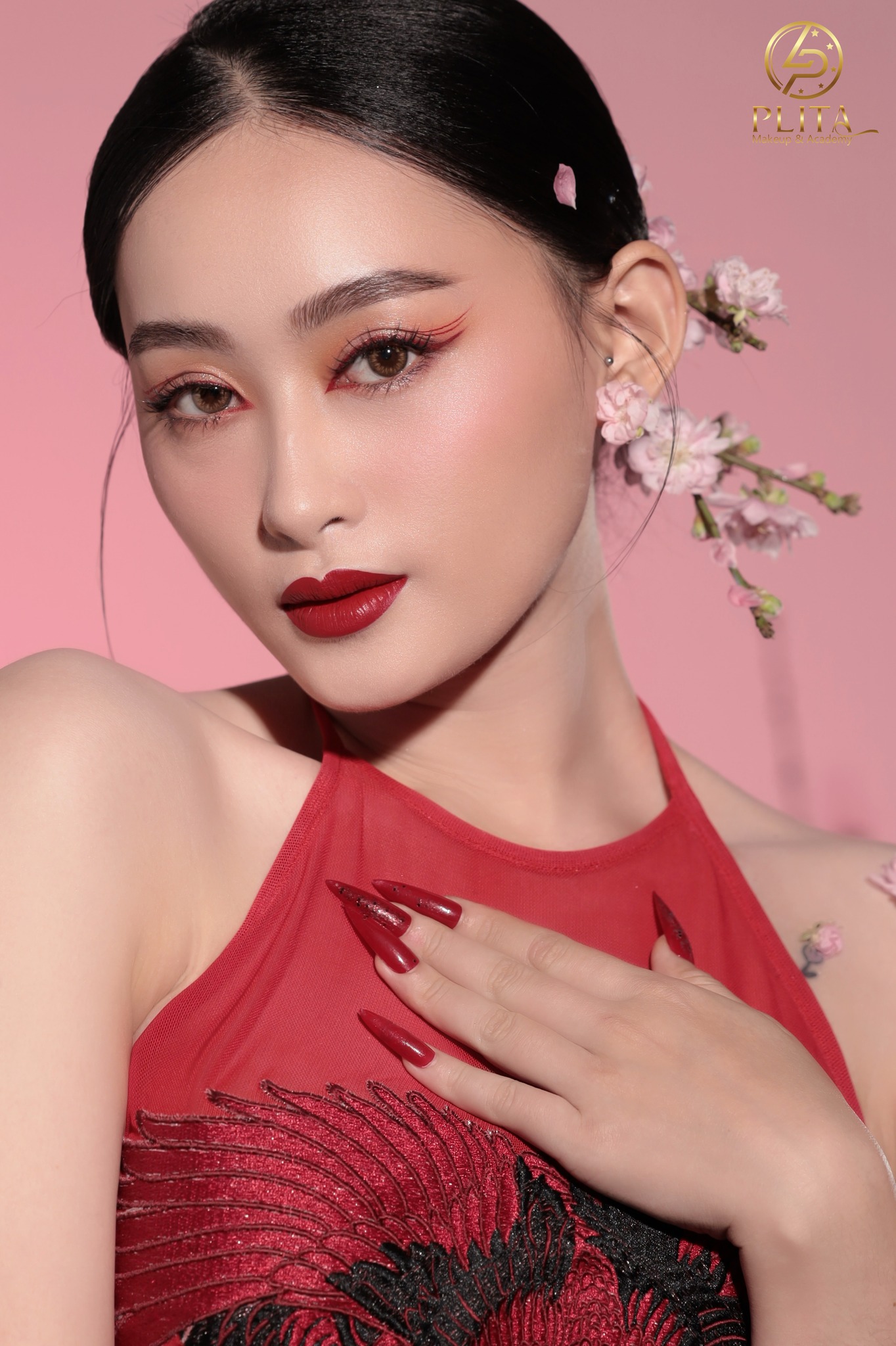 Makeup Tết Nên Đậm Hay Nhạt? Cách Chọn Đúng Cho Từng Gương Mặt
