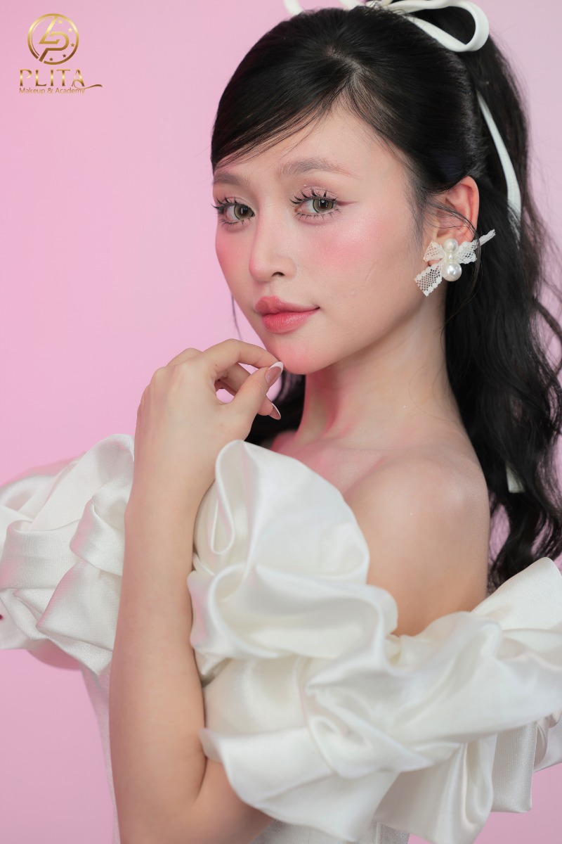 Makeup nhanh trôi: Vì sao lớp trang điểm không bền màu và cách khắc phục hiệu quả?