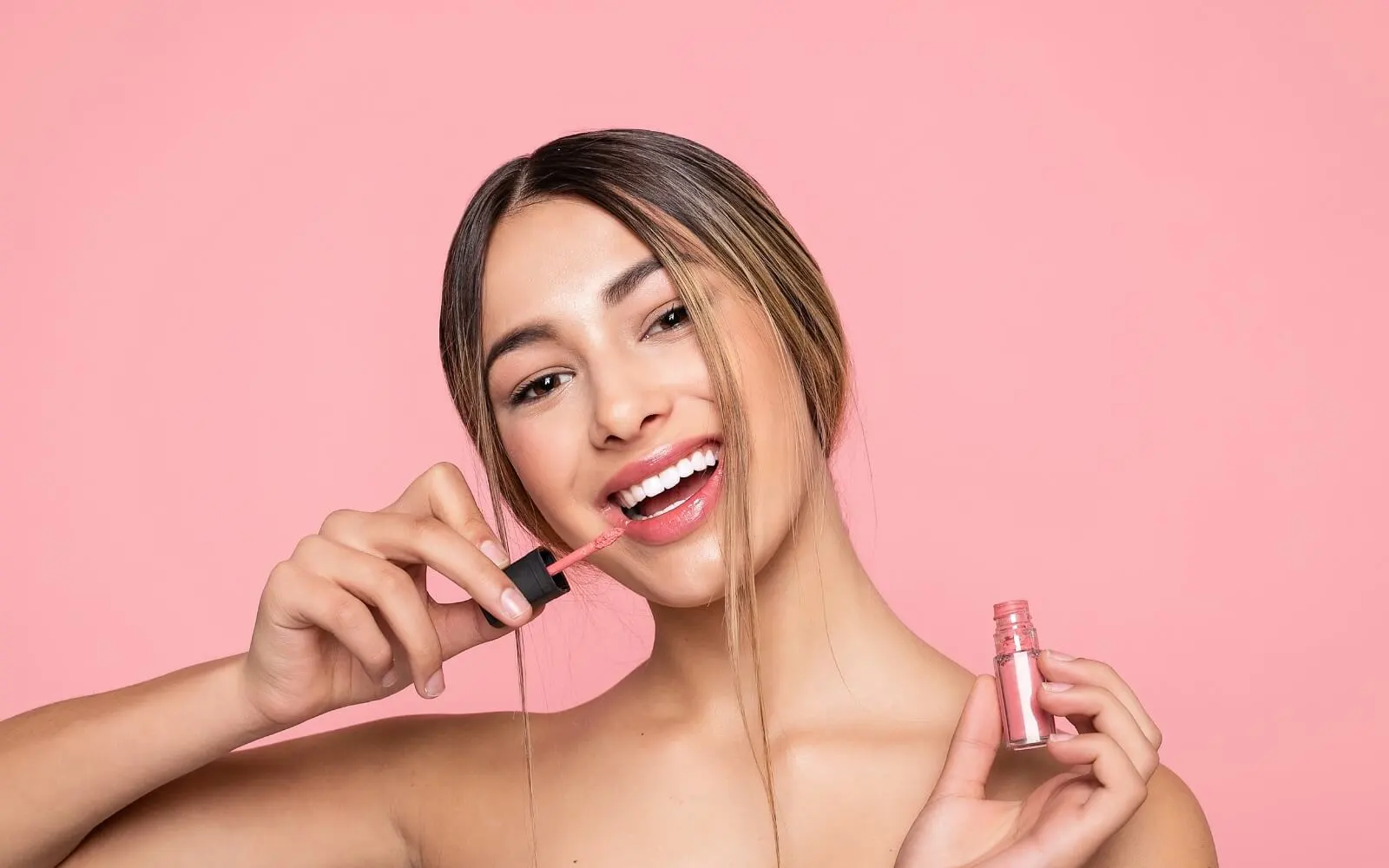 Các bước trang điểm đơn giản  - Son môi